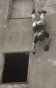 Swat School - Rappelling 078